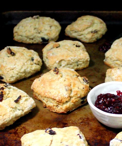 Make these scrumptious vegan cranberry sourdough scones with your sourdough discard and whole wheat flour. A soy-free, nut-free recipe. Sourdough Scones Recipe, Cranberry Sourdough, Sourdough Scones, Cranberry Upside Down Cake, Vegan Scones, Nut Free Recipes, Scones Recipe, Vegan Lunches, Sourdough Discard