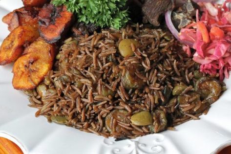 Recipe: Diri Djon-Djon ak Kribich (Black Mushroom Rice with Shrimp) – L'union Suite Haitian Black Rice, Black Rice Recipe, Haitian Cuisine, Black Mushrooms, Mushroom Rice Recipes, Recipe With Shrimp, Rice With Shrimp, Seafood Mac And Cheese, Haitian Culture