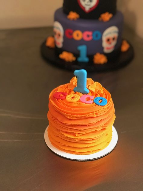 Coco Smash Cake, Coco Themed First Birthday Party, Coco Cupcakes, Coco Cake Ideas, Coco Theme Cake, Coco Birthday Cake, Coco Birthday Party Ideas Girl, Coco Birthday Party Ideas For Boys, Coco Party Decorations