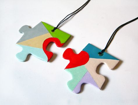 Puzzle Piece Art, Valentines Puzzles, Valentine Craft Decorations, Puzzle Piece Crafts, Puzzle Necklace, Puzzle Piece Necklace, Large Puzzle Pieces, Thanksgiving Projects, Best Valentine Gift