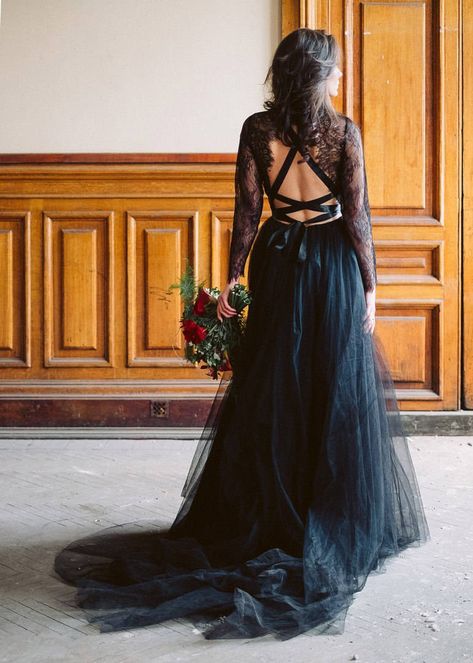 Black Tulle Wedding Dress, Goth Wedding Dresses, Black Lace Wedding Dress, Black Wedding Dress Gothic, Black Lace Wedding, Black Wedding Gowns, Gothic Wedding Dress, Alternative Wedding Dresses, Dark Wedding