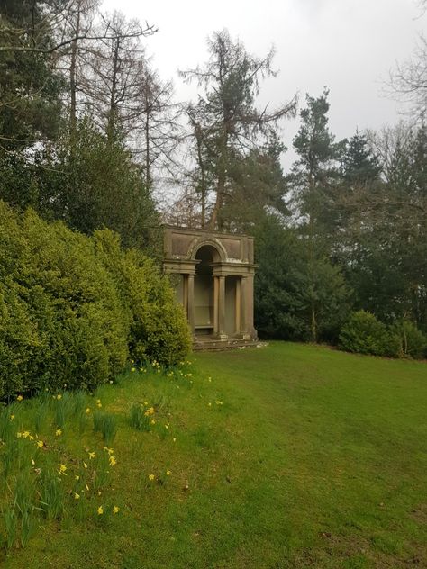 Chirk castle 🇬🇧 Chirk Castle, Amazing Places, Circus, The Good Place, Tree Trunk, Castle, House Styles, Plants