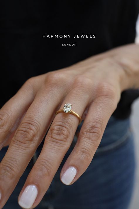 Oval Engagement Ring Minimal, Engagement Ring Single Stone, Simple Oval Diamond Ring, Golden Band Engagement Rings, Basic Gold Engagement Ring, Gold Engagement Ring Dainty, Small Diamond Ring Engagement, Timeless Engagement Ring Gold, 0.5 Ct Engagement Ring