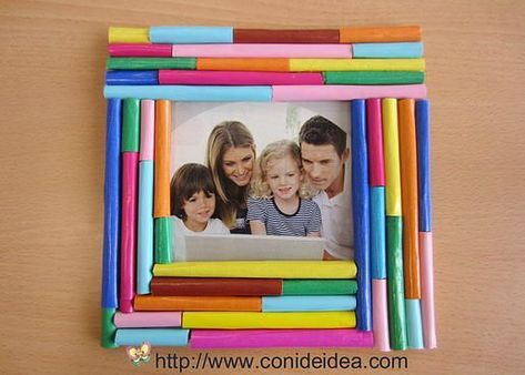 Diy Photo Frames, Creation Crafts, Creative Classroom, Family Day, Diy Photo, Craft Activities For Kids, Early Years, Plastic Canvas, Craft Activities