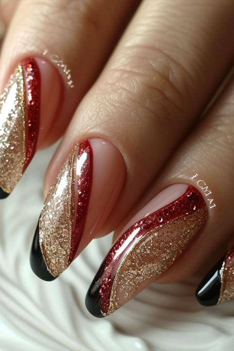 5 Easy Beach Nails for a Quick Summer Look Den Curtains, Red Nails Ideas, Red Carpet Nails, Elegant Touch Nails, Red Nail Art Designs, Latest Nail Designs, Purple Nail Art, Red Nail Art, Nagellack Trends