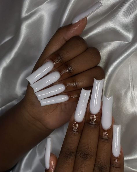 READ MY 📆 HIGHLIGHT B4 BOOKING on Instagram: “long tapered square have my 🫶🏻 . . @nails_and_blinks xl tapered square tips @valentinobeautypure super white #NAILSXKIIM #baddienails…” Long Nails Black And White, Xl White Nails, Square Long Nails, Long White Nails, Xl Nails, Tapered Square Nails, Girl Nails, Tapered Square, Y2k Nails