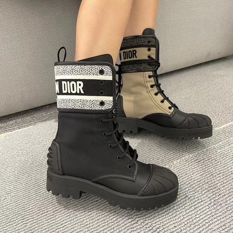 Dior D Major Boots Outfit, Dior Boots, Cute Boots, Boots Outfit, Shoe Collection, Winter Boot, Christian Dior, Dior, Boots