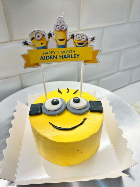 Happy 1 Month, Bento Cake, Cool Birthday Cakes, Birthday Cakes, Minion, Birthday Cake, Cake, Birthday, Minions