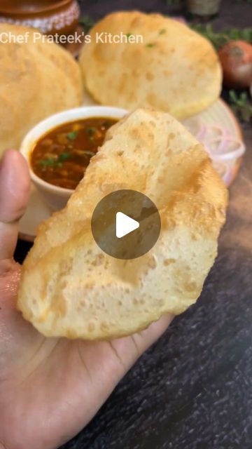 Prateek Singh on Instagram: "Thele vaale Chole ke Bhature 💜🤤  . . #bhature #cholebhature #cholebhature😋 #breakfast #breakfastideas #recipe #chefprateek #chefprateekskitchen" Chhola Bhatura Recipes, Veg Breakfast Recipes Indian, Breakfast Recipes Indian Veg, Chole Bhature Recipe, Bhature Recipe, Bhatura Recipe, Chole Bhature, Indian Veg Recipes, Breakfast Recipes Indian