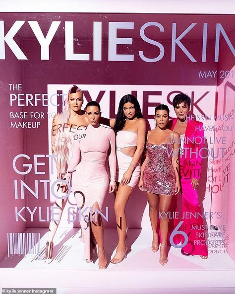 Striking a pose: She shared photos of herself, as well as her mother and sisters, posing behind the transparent filter Moda Kylie Jenner, Estilo Jenner, Looks Kylie Jenner, Kylie Skin, Estilo Kylie Jenner, Family Over Everything, Mode Kylie Jenner, Kylie Jenner Instagram, Jenner Family