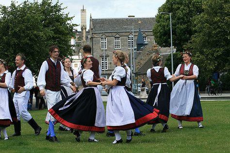 German Folk Dance | German folk dance | Flickr - Photo Sharing! German Culture Aesthetic Clothes, German People Aesthetic, German Culture Clothing, German Culture Aesthetic, Germanic Culture, Germanic People, German Headdress, German Aesthetic, German Traditions