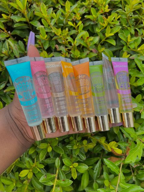 These Broadway glosses hydrates and locks in moisture. They are super shiny and infused with lip healing oils. * Not Handmade * Ingredients Hydrogenated Polyisobutene, Fractionated Coconut Oil, Jojoba Oil, Vitamin E Oil, Versagel & Lip Liquid Lip Oil Collection, Baddie Lipgloss, Broadway Lipgloss, Broadway Lip Gloss, Lip Healing, Skincare Oil, Glossy Lips Makeup, Hydrating Lip Oil, Makeup Collection Goals