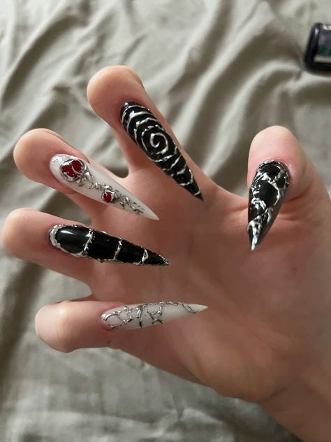 Long Stiletto Nails, Punk Nails, Edgy Nails, Goth Nails, Grunge Nails, Stiletto Nails Designs, Pretty Gel Nails, Long Acrylic Nails Coffin, Nail Ring