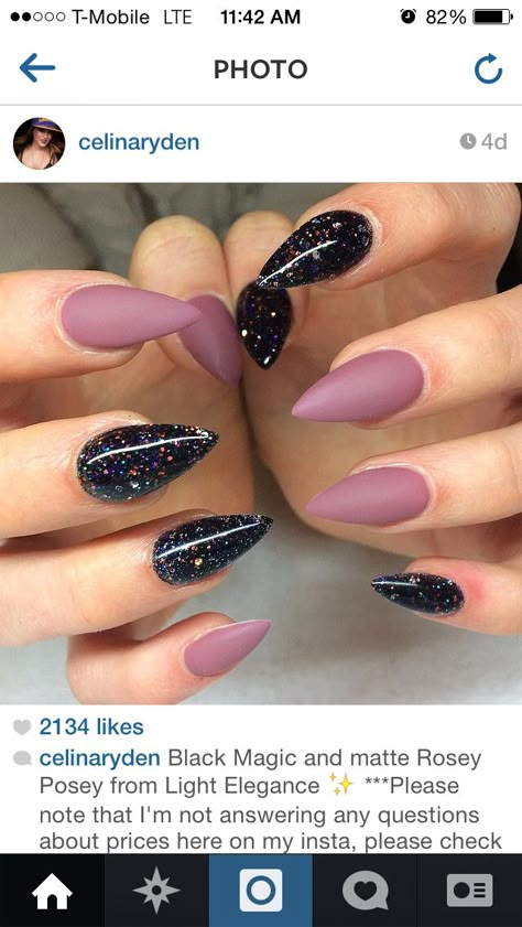 Pretty Mauve Nails, Witchy Nails, Pointy Nails, Stiletto Nail Art, Stiletto Nails Designs, Black Nail, Make Up Nails, Up Nails, Gorgeous Nails