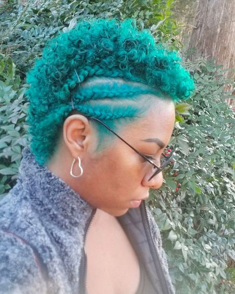 Emerald and Aquamarine Adore Hair Dye Short Teal Hair, Colored Natural Hair, Aquamarine Hair, Adore Hair Dye, Color Braids, Emerald Hair, Dark Green Hair, Short Natural Curly Hair, Natural Beard