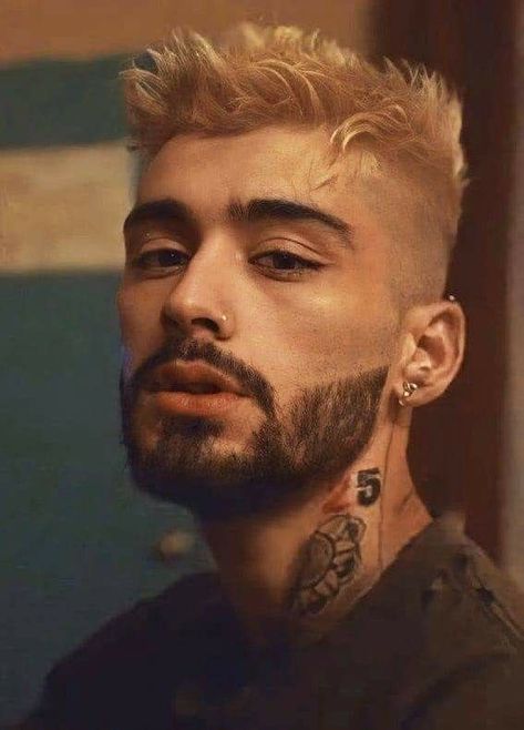 Zayn Malik Photoshoot, Zany Malik, Zayn Malik Hairstyle, Zayn Malik Style, Gambar One Direction, Zayn Malik Photos, Zayn Malik Pics, Bleached Hair, Zayn Malik