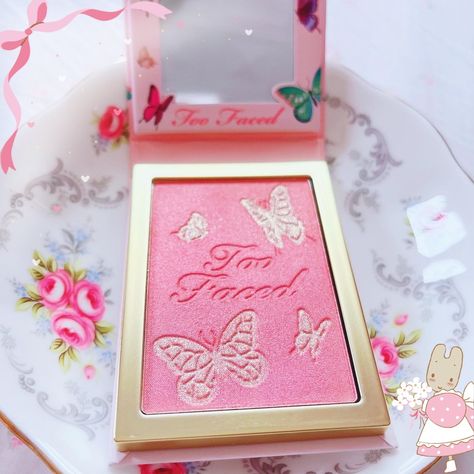 Too Faced Makeup Aesthetic, Two Faced Makeup, Too Faced Blush, Boo Basket, Face Aesthetic, Too Faced Makeup, Pretty Skin, Makeup Room, Pink Vibes