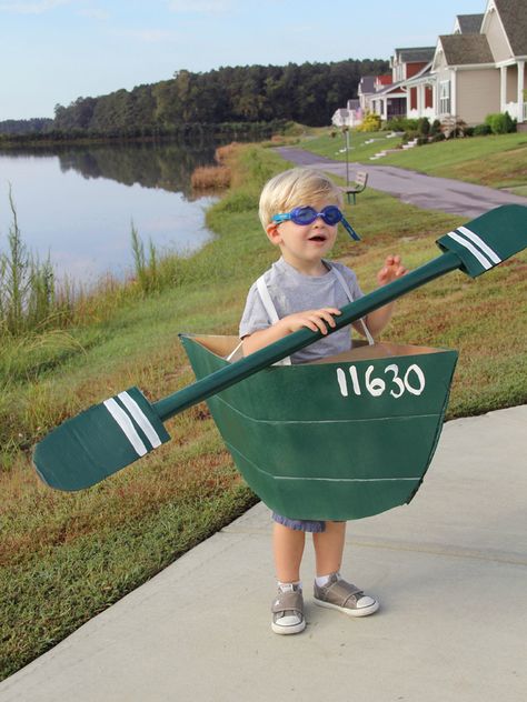 How to make a Man-in-a-Canoe Costume  ||  Cardboard Costume DIY Boat Costume, Diy Karneval, Easy Homemade Halloween Costumes, Diy Fantasia, Cardboard Costume, Diy Carnival, Make A Boat, Dollar Store Halloween, Diy Halloween Costumes For Kids