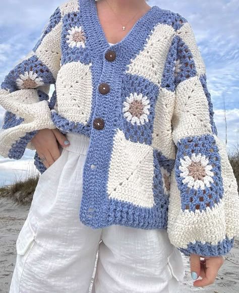 Granny Square Crochet Projects, Cute Crochet Cardigan, Blue Crochet Cardigan, Winter Crochet Ideas, Winter Crochet Hat, Women's Style Tips, Cardigan Pattern Crochet, Crochet Sweater Design, Crochet Scarf Patterns