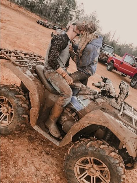 Country Couple Pictures, Country Relationship Goals, Country Dates, Country Relationships, Cute Country Couples, Country Couples, Cute Date Ideas, The Cardigans, Fotos Goals