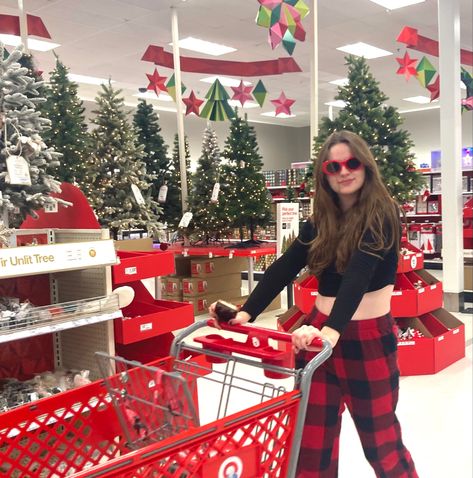 Christmas Shopping With Friends, Xmas Aesthetic, Christmas Sleepover, Target Shopping, Friends Journal, Xmas Shopping, Target Christmas, Christmas Friends, Christmas Board