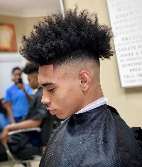 High Top Fade Black Men, Men Haircut Drawing, Men Haircut Black, Men Haircut With Beard, Men Haircut Blonde, Bald Black Men, Fade Black Men, Mens Clipper Cuts, Frohawk Fade