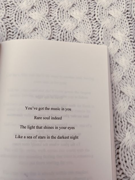 Self Love Poetry Aesthetic, Books Poems Aesthetic, Short Poetry Aesthetic, Cute Poetry, Aesthetic Poetry About Self Love, Self Love Poem Short Aesthetic, Poetry For Her, Self Love Poetry Books, Heart Poetry