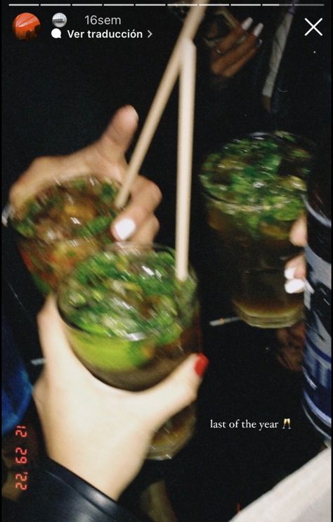 Drinks with friends, mojitos, nigh out, night club, aesthetic, aesthetic drinks, instagram stories, blurred pic, instagram stories ideas, Clubbing Story Instagram, Mojito Captions Instagram, Mojito Aesthetic Night, Clubbing Instagram Stories, Club Pics Night Insta Story, Alcohol Instagram Story, Drink Photo Instagram, Cocktail Instagram Stories, Club Ig Story