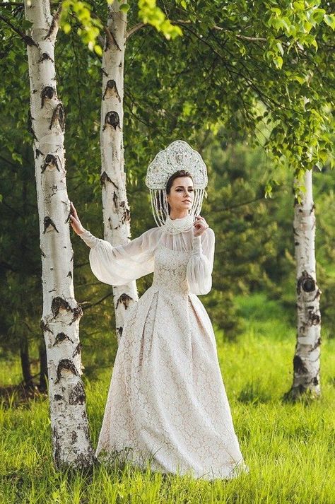 Russian Wedding Traditions, Russian Wedding Dress, Russian Traditional Dress, Russian Dress, Russian Wedding, Russian Culture, Black Costume, National Dress, Traditional Bride