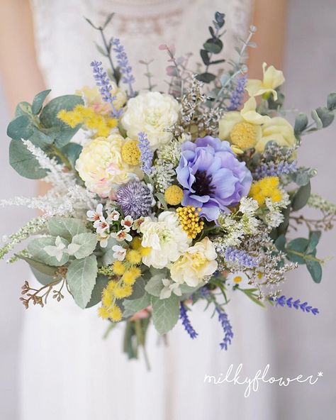 Purple And Yellow Bouquet, Prettiest Flowers, Yellow Wedding Bouquet, Bouquet Champetre, Yellow Bouquets, Yellow Wedding Flowers, Purple Wedding Bouquets, Summer Wedding Bouquets, Wedding Bouquets Bride