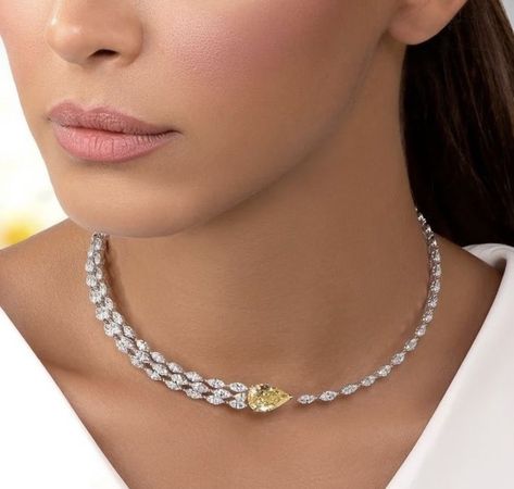 Contemporary Bridal Jewellery, Bridal Diamond Necklace, Real Diamond Necklace, Neck Pieces Jewelry, Bridal Jewelry Vintage, Diamond Necklace Designs, Small Necklace, Diamond Necklace Set, Diamond Jewelry Necklace