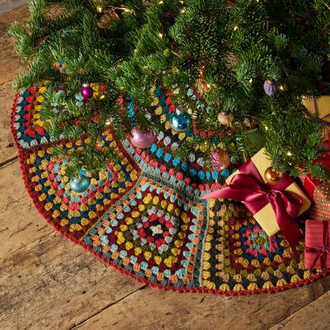 Crochet tree skirt