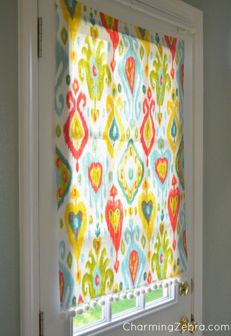 DIY magnetic shade. This is a great idea instead of figuring out how to get that cafe curtain rod on the door. No Sew Curtains, Hunter Douglas, Diy Simple, Weekend Projects, Cool Ideas, Kitchen Window, Décor Diy, Window Shades, Diy Hacks