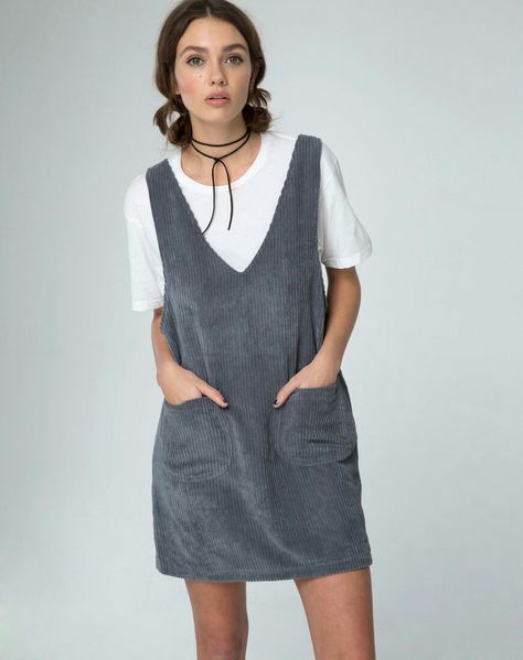 Pinafore Dress Outfit, Pinafore Outfit, Corduroy Pinafore Dress, Denim Pinafore Dress, Pinafore Dress, Loose Outfit, Girly Fashion, Style Tips, Sewing Dresses