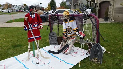 Hockey Halloween Decorations, Hockey Skeleton, Skeleton Ideas, Hockey Halloween, Halloween Outside, Bubble Bubble, Cowgirl Costume, Yard Decorations, Halloween Yard Decorations