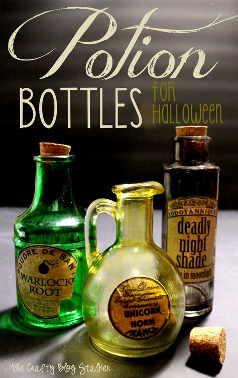 Make your own set of creepy potion bottles. A simple DIY craft tutorial idea for Halloween decor and parties. Free Potion Labels Printable included. Halloween Booze, Diy Potion Bottles, How To Make Potions, Potion Ideas, Halloween Decorations Party Scary, Tudor Decor, Diy Bottles, Scary Decor, Scary Halloween Decorations Diy