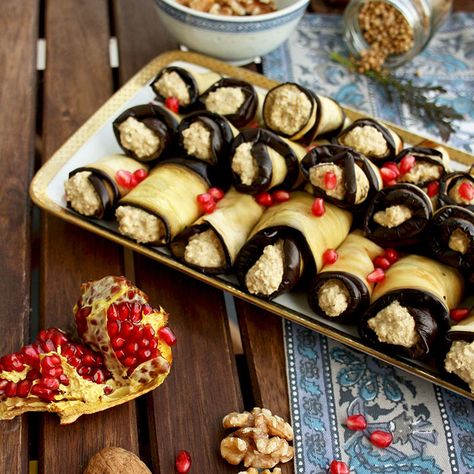 Georgia Food, Eggplant Rolls, Georgian Cuisine, Georgian Food, Delicious Clean Eating, Happy Kitchen, Holiday Snacks, Eggplant Recipes, Vegan Appetizers