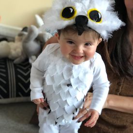 Hedwig the Snowy Owl (from Harry Potter) - Only from Primary - Solid color kids clothes - No logos, slogans, or sequins - All under $25 Diy Hedwig Costume, Diy Hedwig, Owl From Harry Potter, Snow Owl Costume, Baby Owl Costume, Hedwig Costume, Baby Harry Potter, Harry Potter Kostüm, Sew Halloween Costume