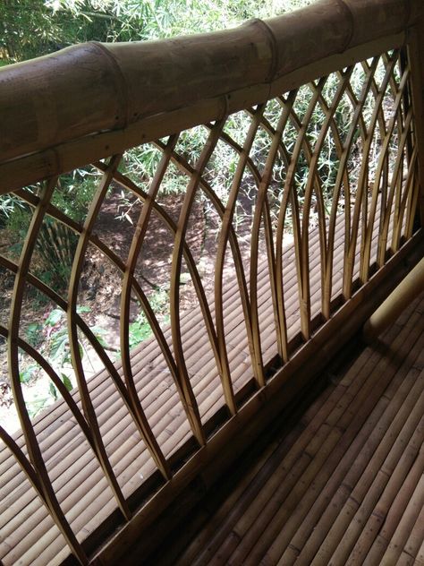 Green school,Bali Bamboo Railing, Thai Interior Design, Green School Bali, Bamboo Houses, Accessibility Design, Wall Partition Design, Bamboo Diy, Bamboo Building, Bahay Kubo