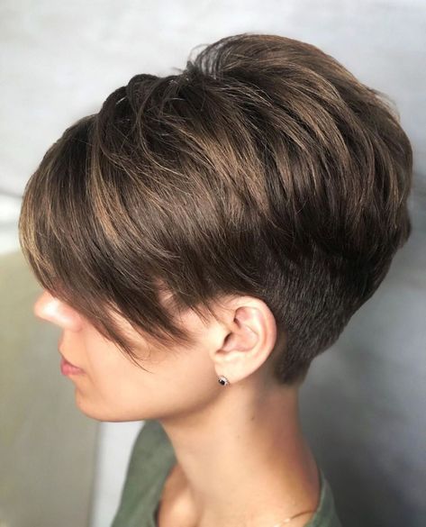 Undercut Pixie Haircut With Bangs Kort Pixie, Pixie Cut With Bangs, Undercut Pixie Haircut, Penteado Cabelo Curto, Short Pixie Haircuts, Short Pixie Cut, 짧은 머리, Haircut For Thick Hair, Short Hairstyle