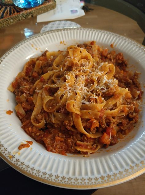 Homemade Tagliatelle, Tagliatelle Bolognese, Bolognese Pasta, Pasta Bolognese, Harajuku 90s, Avocado Vegan, Food Therapy, Cartoon Tshirt, Yummy Comfort Food