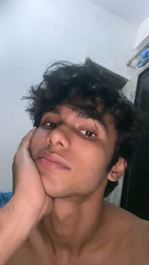 Agggtm Casting, Indian Guys Cute, Hot Indian Guy, Guys Selfie Poses, Boyfriend Pictures Indian, Indian Boy Haircut, Indian Handsome Men, Indian Boyfriend Aesthetic, Guy Selfie Ideas