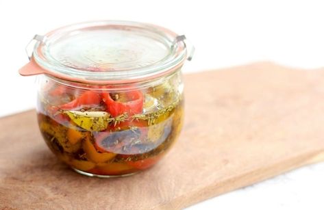 Marinated Bell Peppers Recipe Raw Bell Pepper Recipes, Preserve Bell Peppers, Marinated Bell Peppers Recipe, Marinated Roasted Red Peppers Recipe, Pepper Salad Recipes Bell, Weight Watchers Cake, Pepper Poppers, Bell Pepper Recipes, Stuffed Mini Peppers