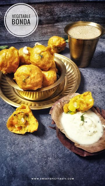 Vegetable Bonda or mix veg bonda is a very popular tea time snack in Southern India especially Tamil Nadu. South Indian Snacks Tea Time, Indian Sides, Batata Vada, Boil Carrots, South Indian Snacks, Mix Veg, International Snacks, Vegan Snack, Coconut Chutney