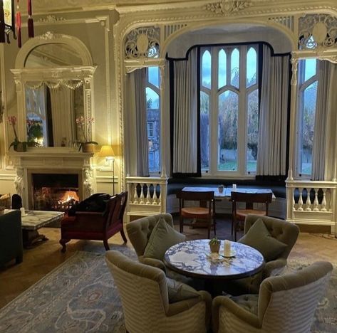 Anastasia Zagrebina IG @zagrebinaa ❤️ Nyc Townhouse Interior, Living Room Classic Design, Old Fashion Kitchen, Modern Living Room Ideas Luxury, Living Room French Doors, Room Ideas Luxury, Cotswolds Home, Living Room French, Living Room Ideas Luxury