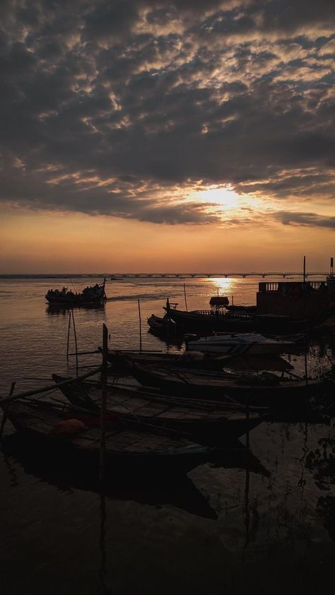 From Patna, Bihar Varanasi Photography Beautiful, Patna Bihar, Instagram Design Creative, Vintage Photo Editing, Sunrise Photos, Adventure Travel Explore, Travel Pictures Poses, Hipster Wallpaper, Ocean Sunset Photography