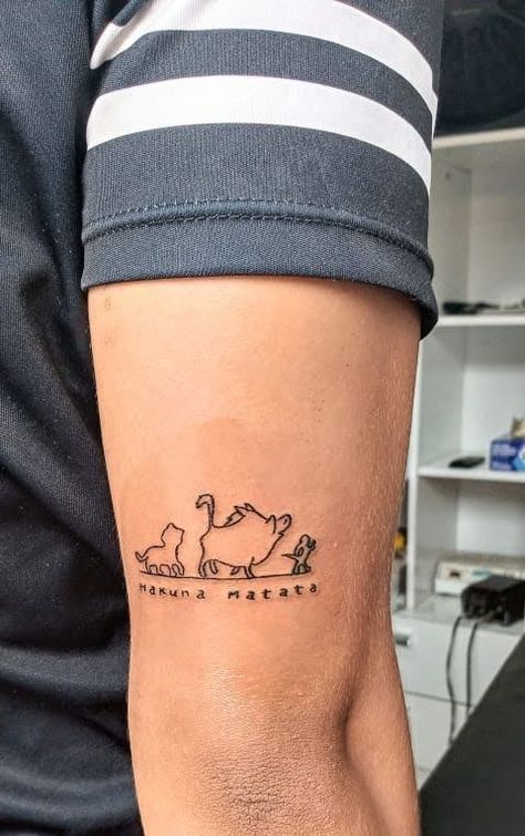 Tatuagem feminino Shared Tattoos, Hakuna Matata Tattoo, Dad Tattoo, Dad Tattoos, Mini Tattoos, Simple Tattoos, Lion King, Tattoos And Piercings, Tattoo Quotes