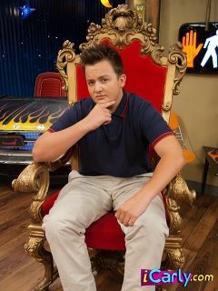 Please Be Gibby`s Valentine Gibby Icarly, Icarly, Tv, Red