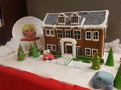 McCallister House #Homealone #christmas #gingerbreadhouse #custom #baking #DIY #kevin Home Alone Gingerbread House Ideas, Christmas Movie Gingerbread House, Elf Themed Gingerbread House, Gingerbread House Movie Theme, Home Alone Birthday Cake, Movie Themed Gingerbread House Ideas, Home Alone Gingerbread House, Mccallister House, Homealone Christmas