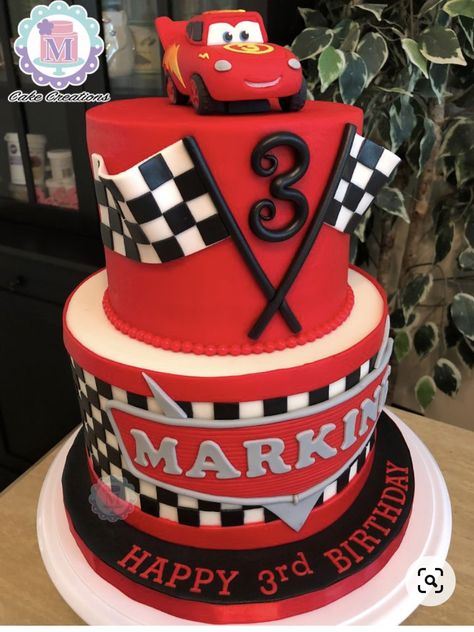 Fondant Lightning Mcqueen, Cars Party Theme Lightning Mcqueen, Disney Cars Birthday Cake Buttercream, Disney Cars Bday Party Ideas, Lightning Mcqueen Cakes, Lighten Mcqueen Birthday Cake, Lightning Mcqueen Cake Ideas, Cars Birthday Cake For Boys, Birthday Cake Mcqueen